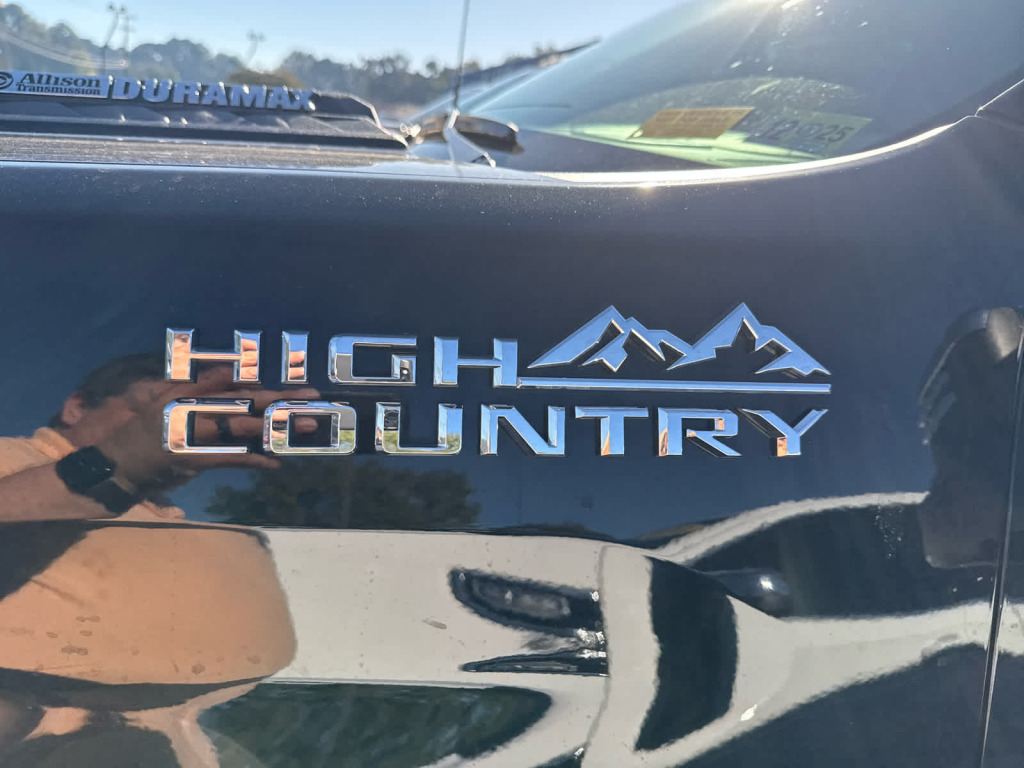 2022 Chevrolet Silverado 2500HD 4WD Crew Cab Standard Bed High Country