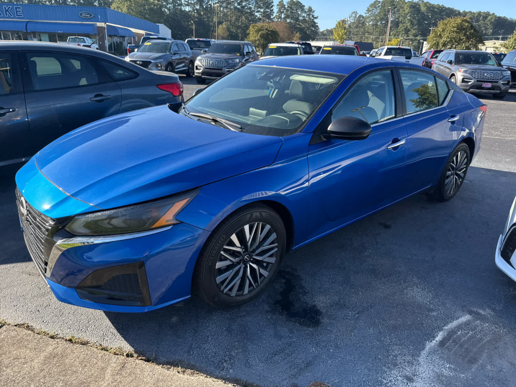 2025 Nissan Altima SV FWD