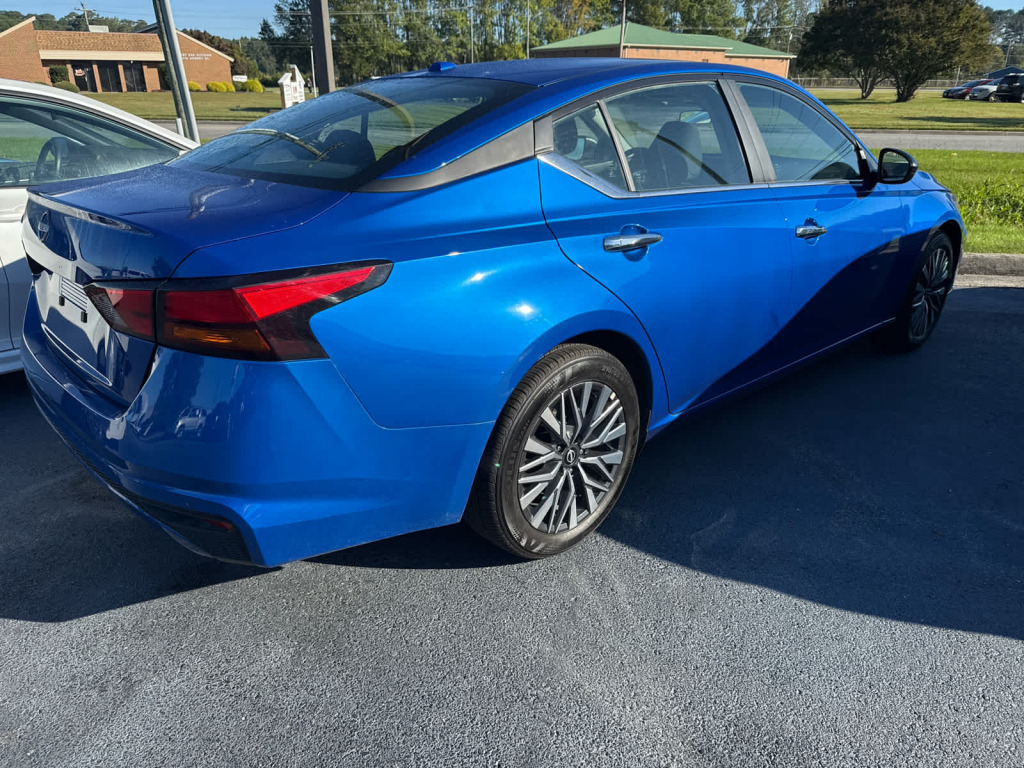 2025 Nissan Altima SV FWD