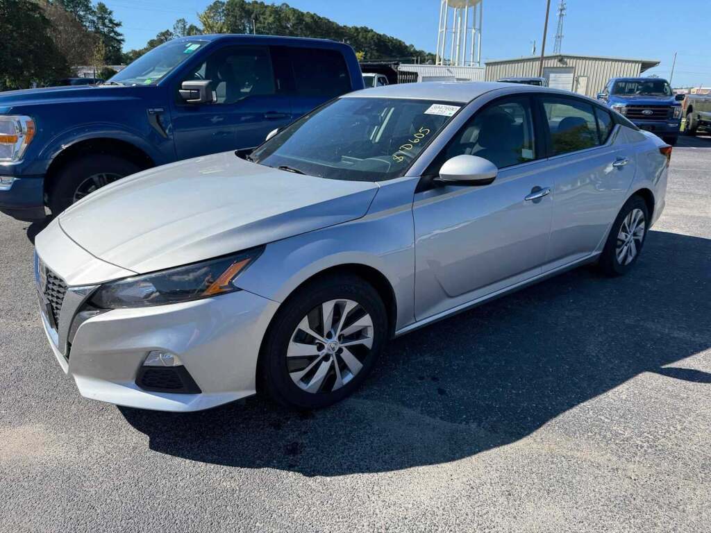 2022 Nissan Altima S FWD