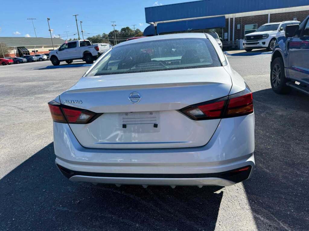 2022 Nissan Altima S FWD