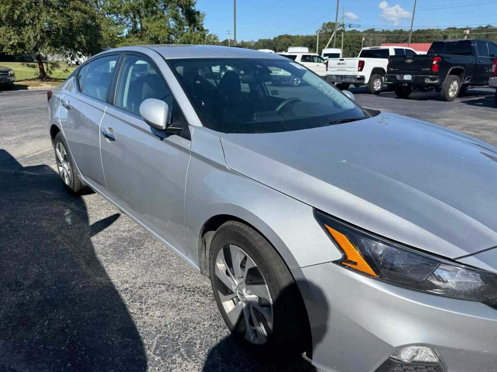2022 Nissan Altima S FWD