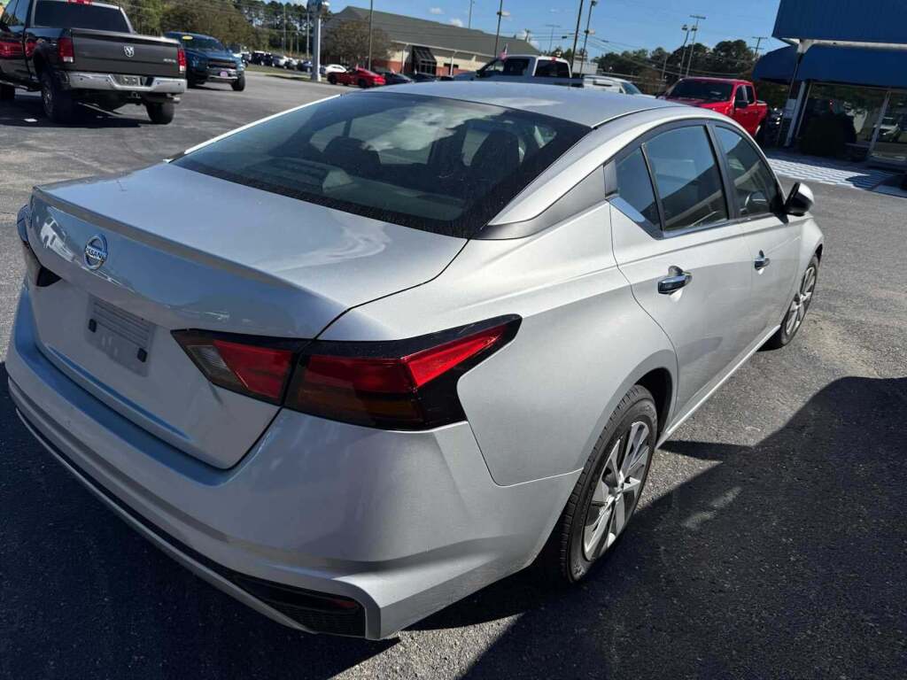 2022 Nissan Altima S FWD
