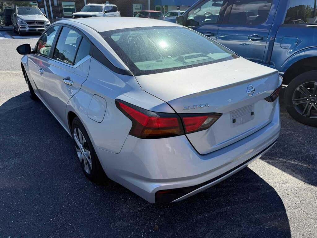 2022 Nissan Altima S FWD