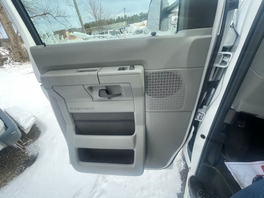 2024 Ford E-450 Cutaway 