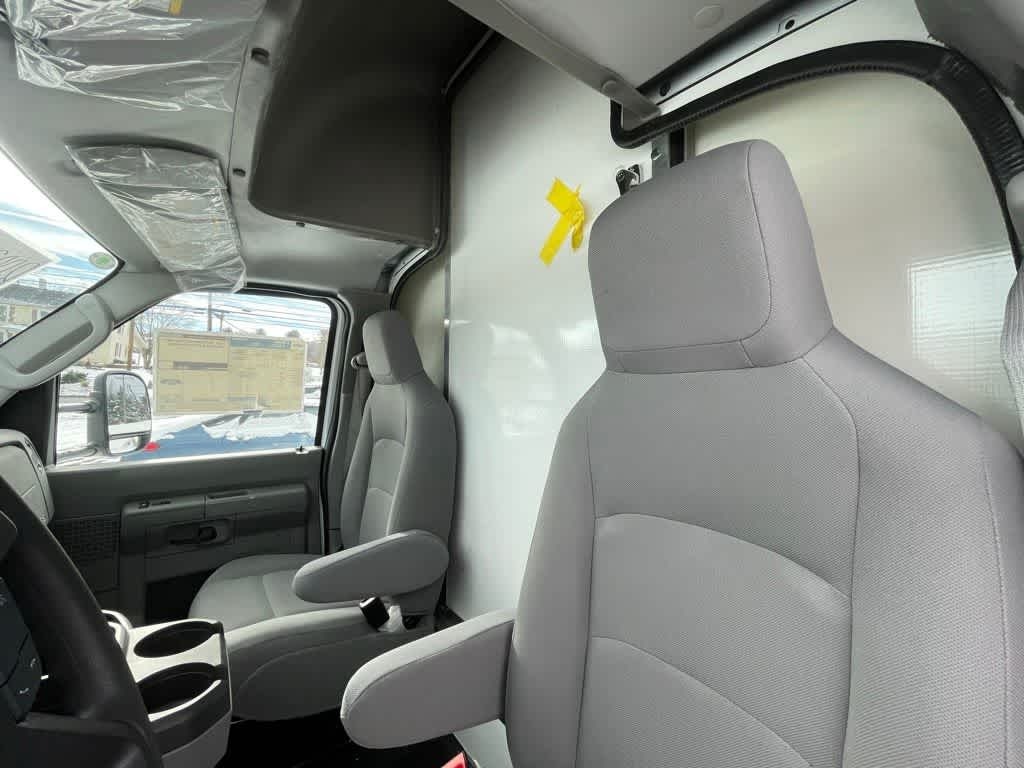 2024 Ford E-450 Cutaway 