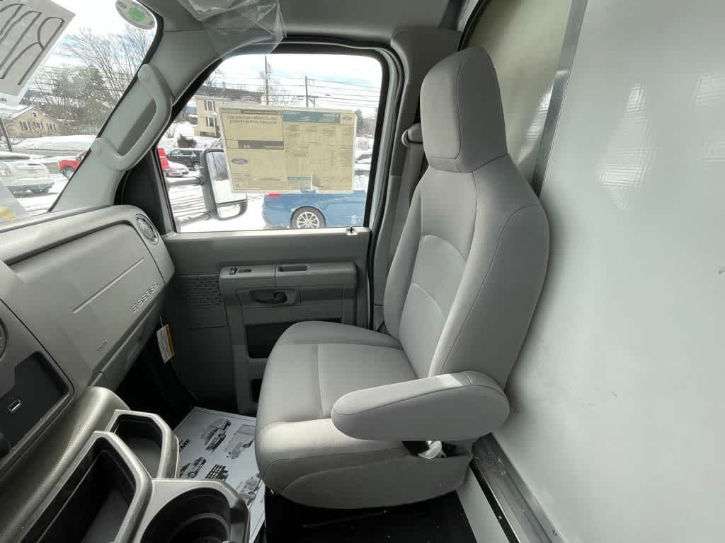 2024 Ford E-450 Cutaway 