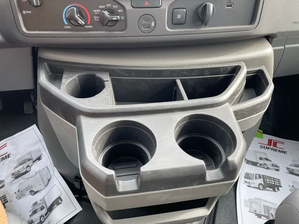 2024 Ford E-450 Cutaway 