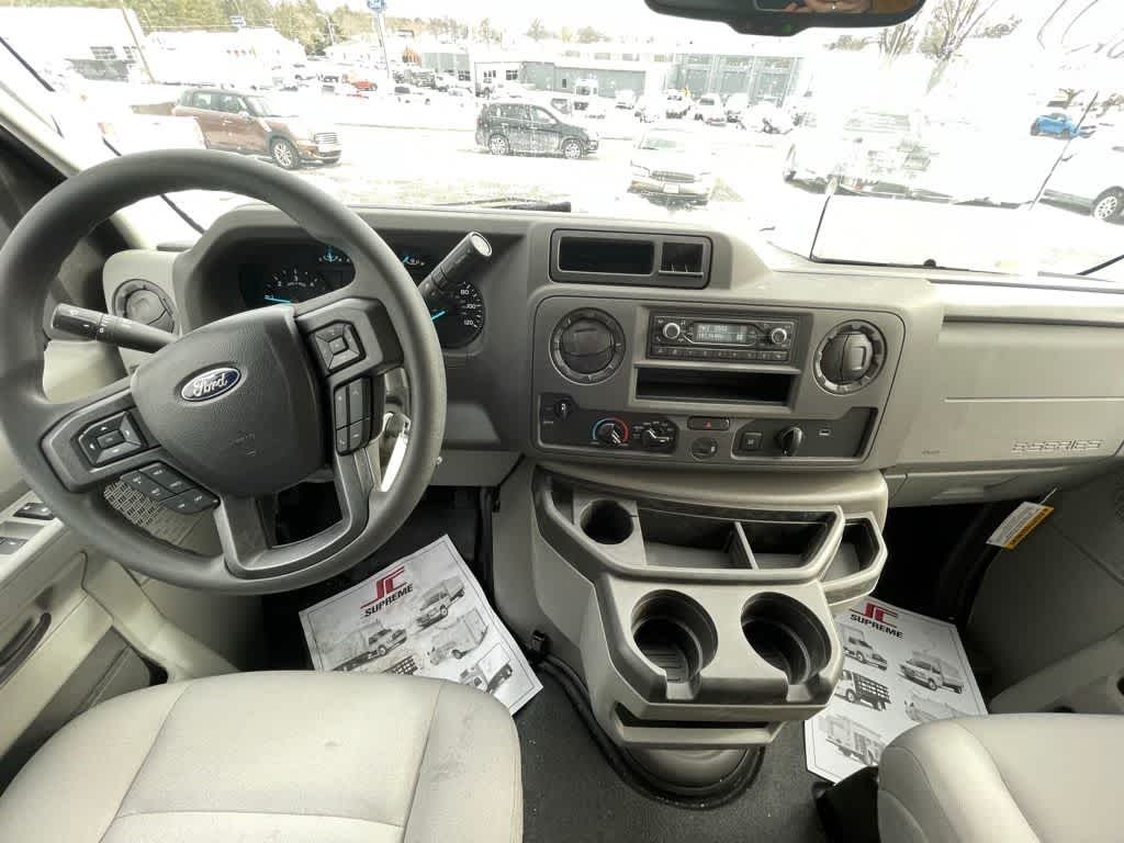2024 Ford E-450 Cutaway 