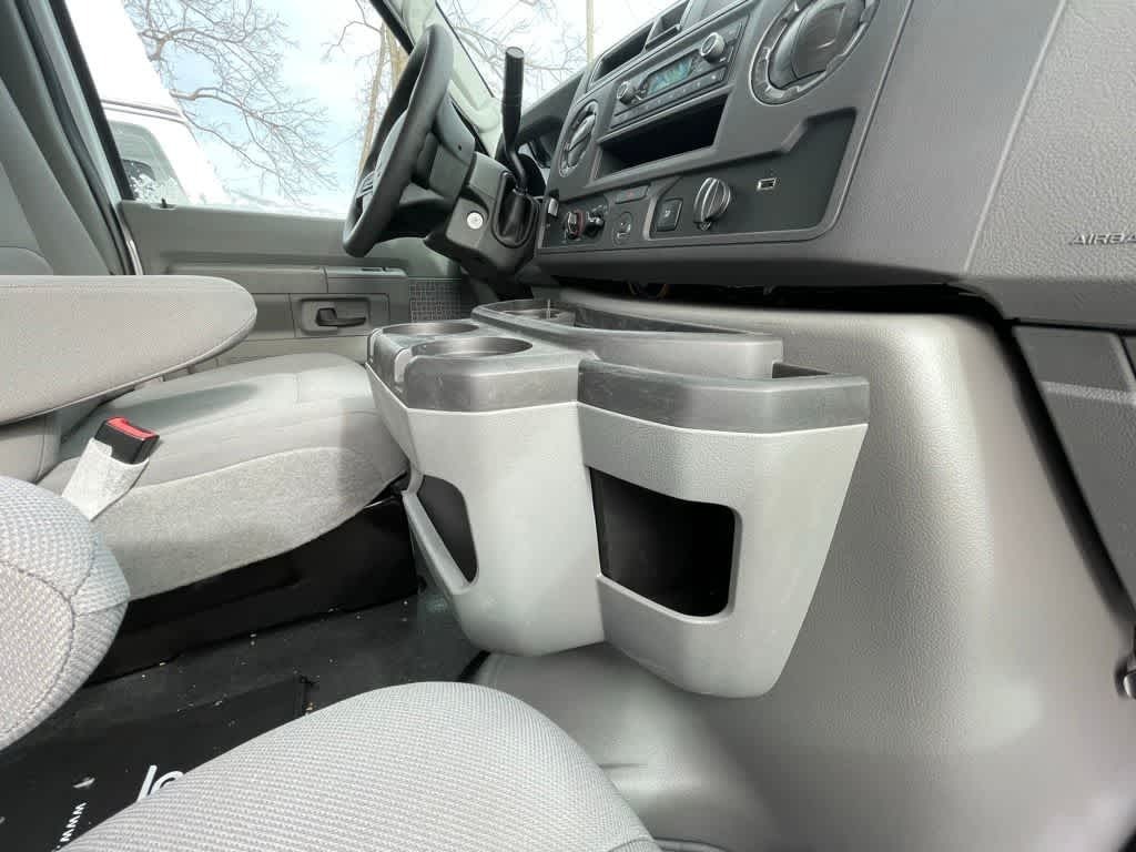 2024 Ford E-450 Cutaway 