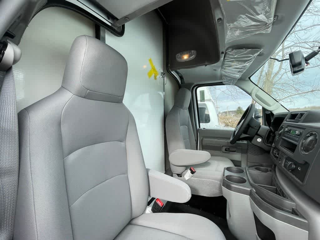 2024 Ford E-450 Cutaway 