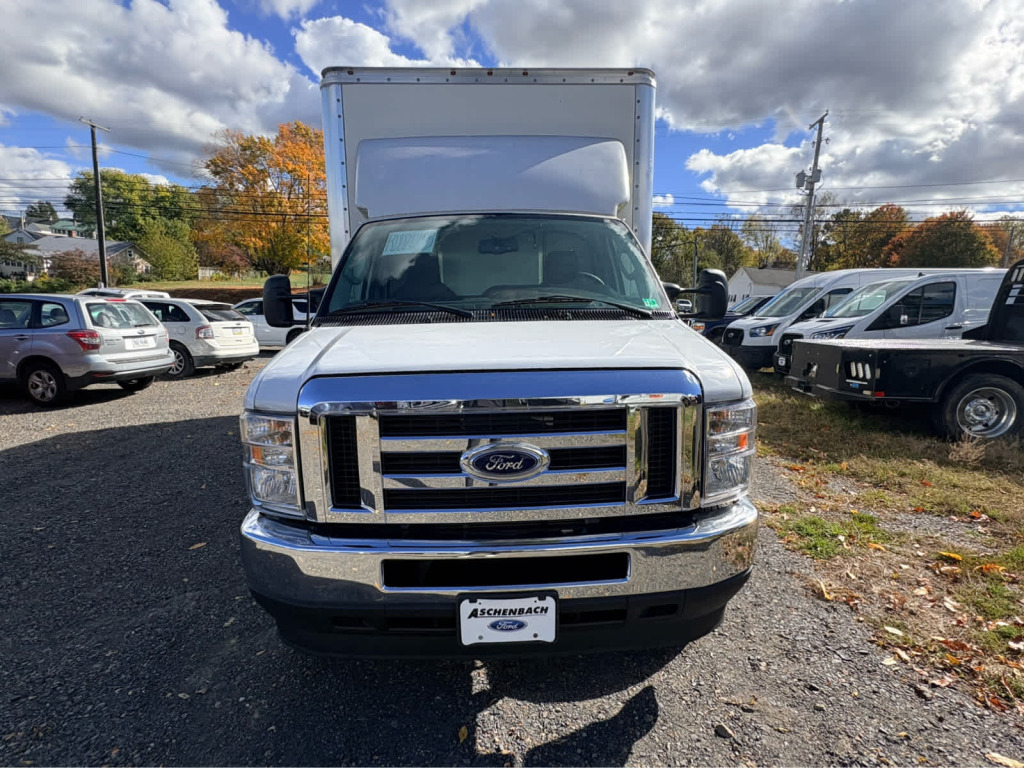 2024 Ford E-450 Cutaway 