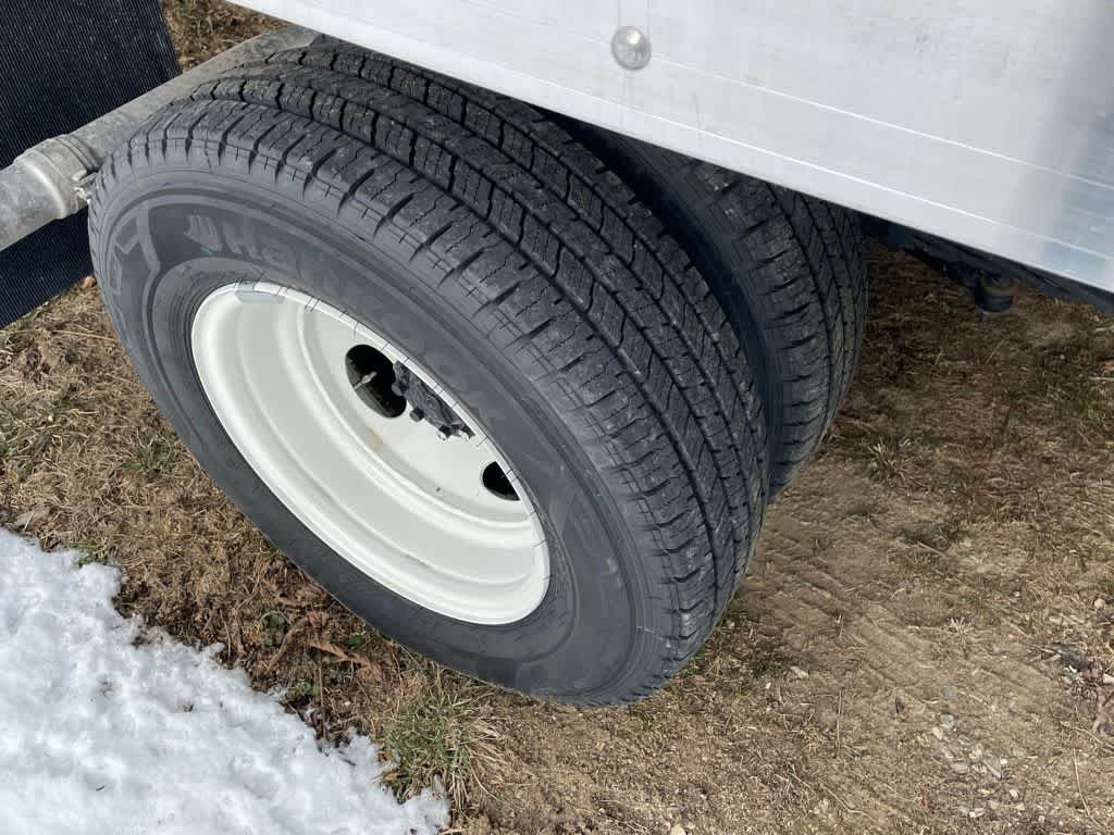 2024 Ford E-450 Cutaway 