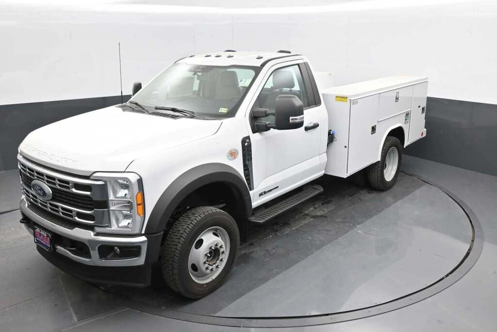 2023 Ford F-550 Chassis XL