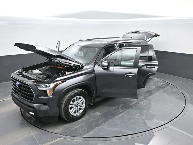 2024 Toyota Sequoia SR5