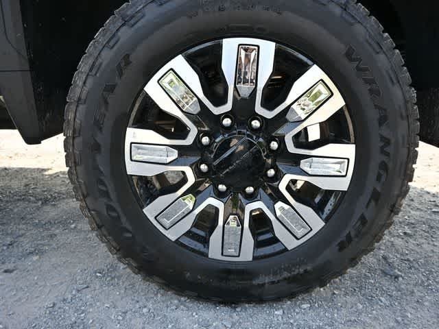 2025 GMC Sierra 2500HD 4WD Crew Cab Standard Bed Denali