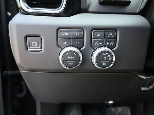 2025 GMC Sierra 2500HD 4WD Crew Cab Standard Bed Denali