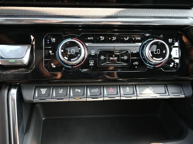 2025 GMC Sierra 2500HD 4WD Crew Cab Standard Bed Denali