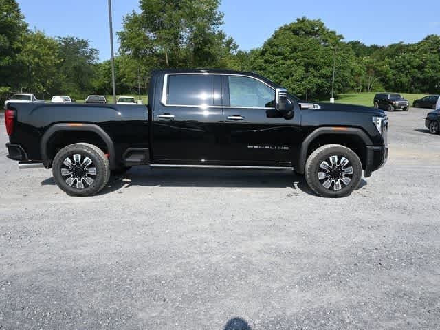 2025 GMC Sierra 2500HD 4WD Crew Cab Standard Bed Denali