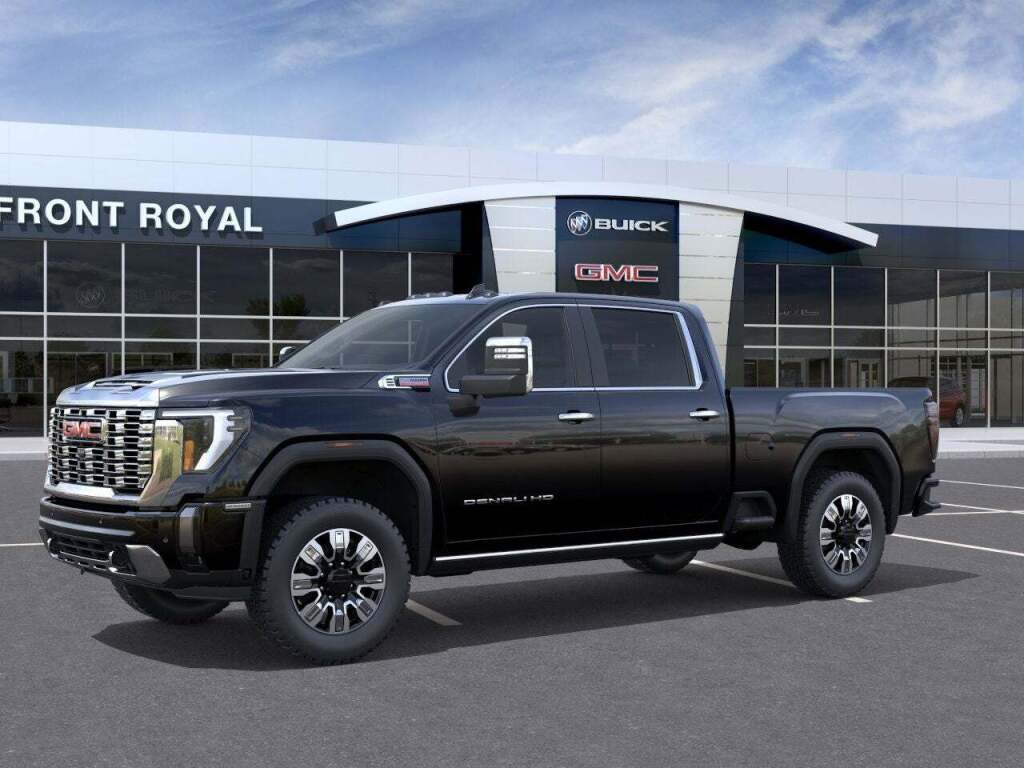 2025 GMC Sierra 2500HD 4WD Crew Cab Standard Bed Denali