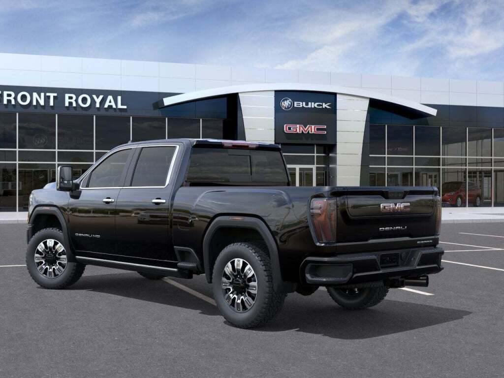 2025 GMC Sierra 2500HD 4WD Crew Cab Standard Bed Denali