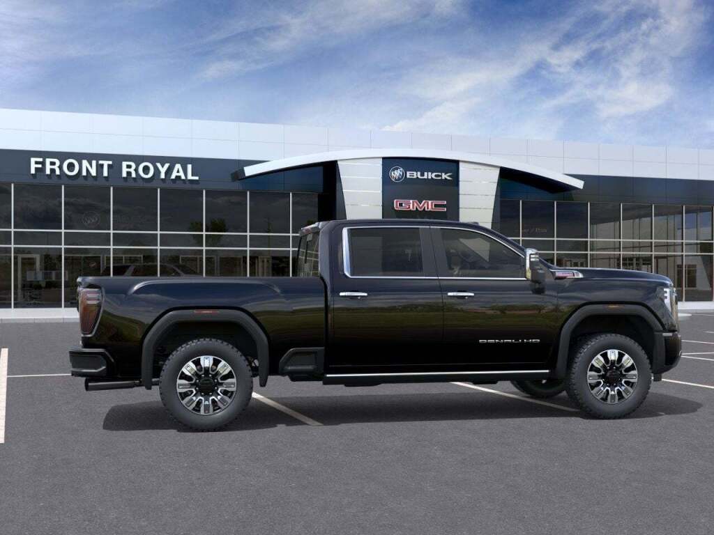 2025 GMC Sierra 2500HD 4WD Crew Cab Standard Bed Denali