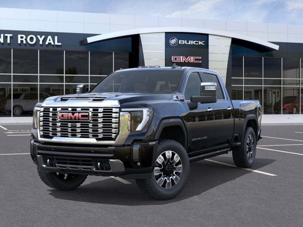 2025 GMC Sierra 2500HD 4WD Crew Cab Standard Bed Denali