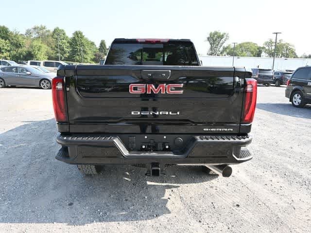 2025 GMC Sierra 2500HD 4WD Crew Cab Standard Bed Denali
