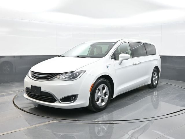 2017 Chrysler Pacifica Hybrid Touring Plus