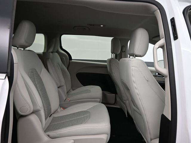 2017 Chrysler Pacifica Hybrid Touring Plus