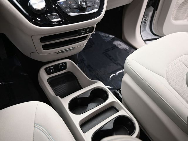 2017 Chrysler Pacifica Hybrid Touring Plus