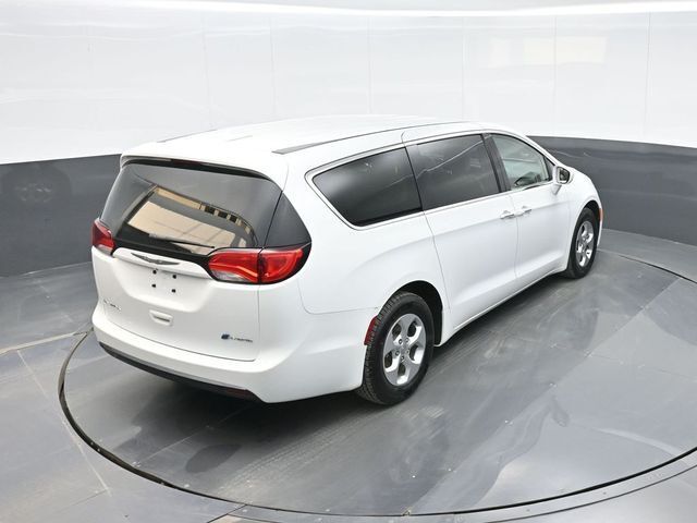 2017 Chrysler Pacifica Hybrid Touring Plus