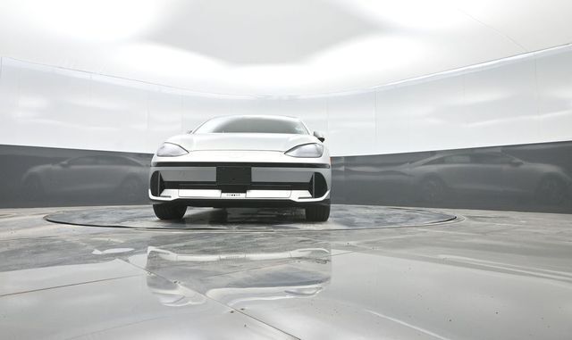 2025 Hyundai IONIQ 6 Limited