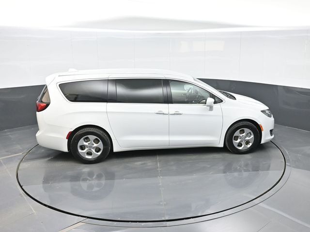 2017 Chrysler Pacifica Hybrid Touring Plus