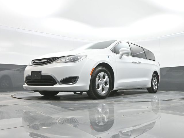 2017 Chrysler Pacifica Hybrid Touring Plus