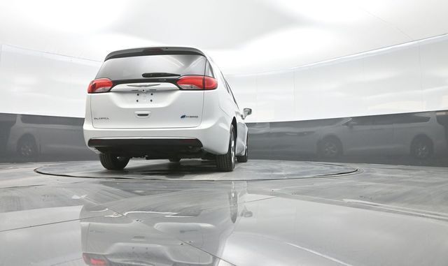 2017 Chrysler Pacifica Hybrid Touring Plus