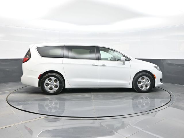 2017 Chrysler Pacifica Hybrid Touring Plus
