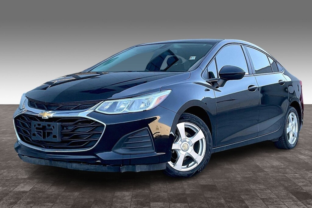 Chevrolet Cruze LS Sedan FWD
