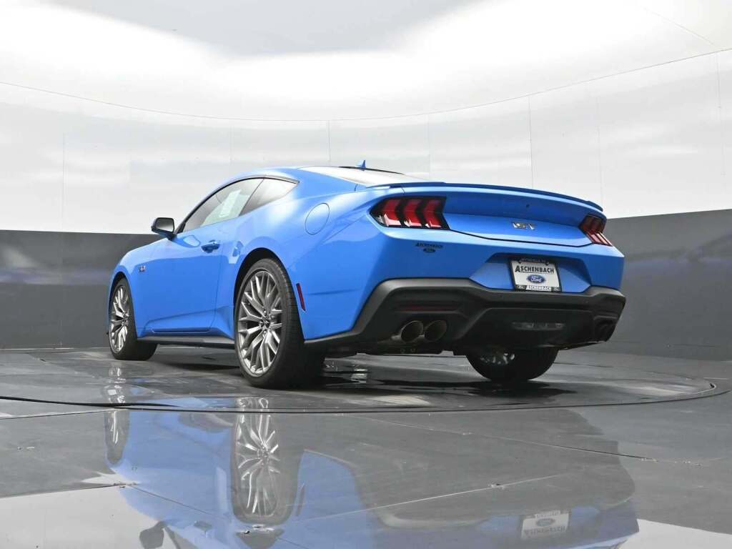 2025 Ford Mustang GT Premium Fastback