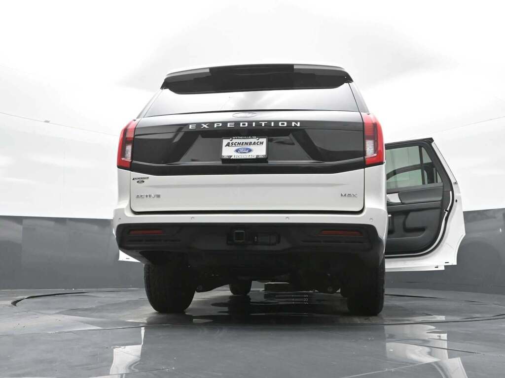 2025 Ford Expedition Active MAX