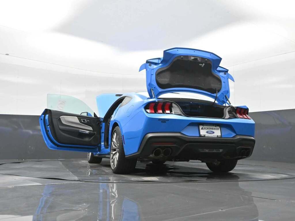 2025 Ford Mustang GT Premium Fastback