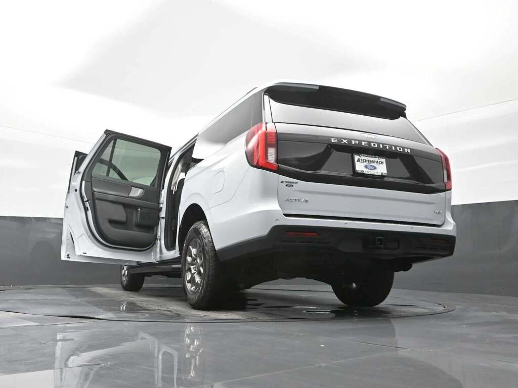 2025 Ford Expedition Active MAX
