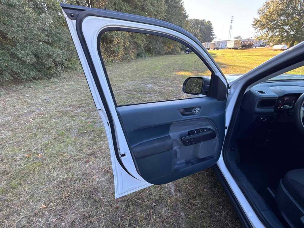 2023 Ford Maverick XL