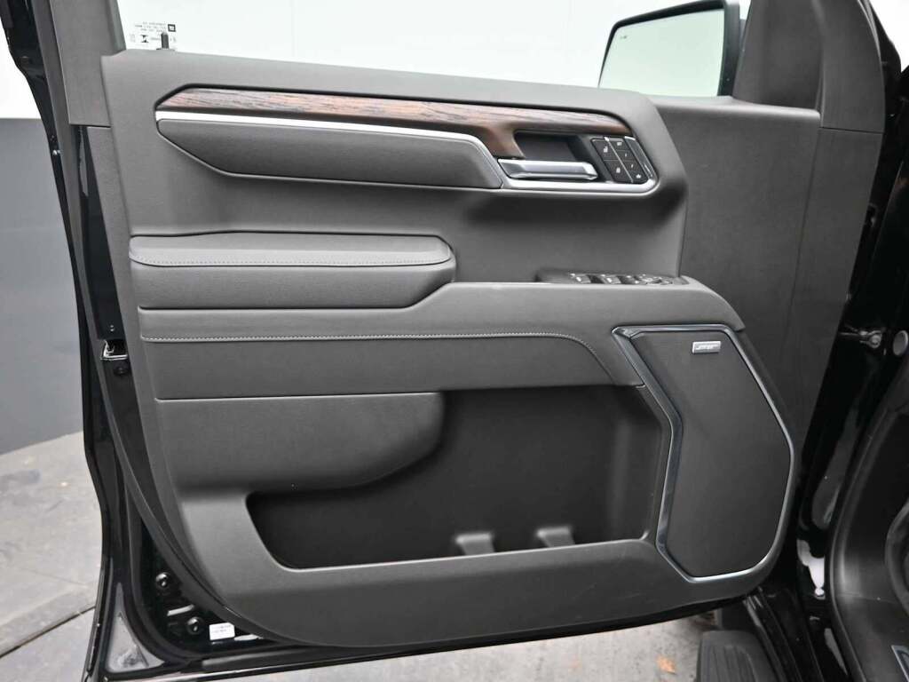 2026 GMC Sierra 1500 Crew Cab, Short Bed, SLT, 4WD