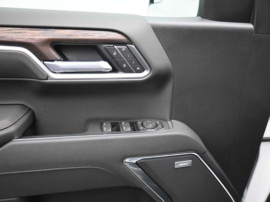 2026 GMC Sierra 1500 Crew Cab, Short Bed, SLT, 4WD