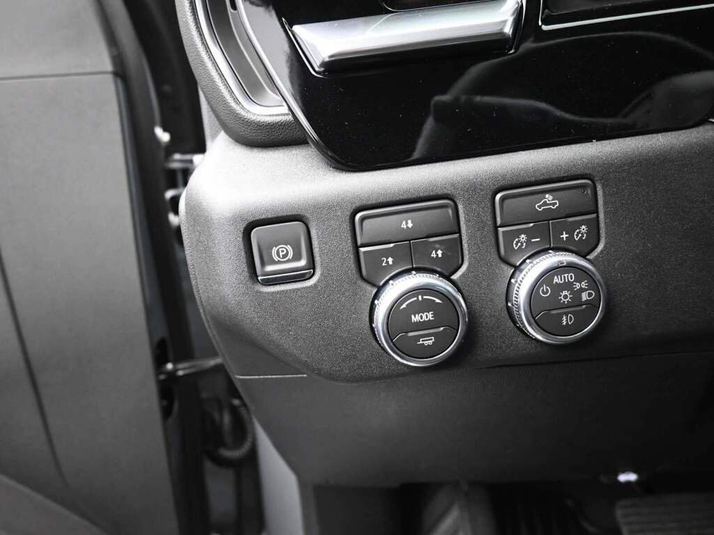 2026 GMC Sierra 2500HD Double Cab, Standard Bed, SLE, RWD