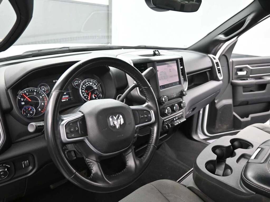 2024 Ram 3500 Big Horn Crew Cab 4x4 8' Box