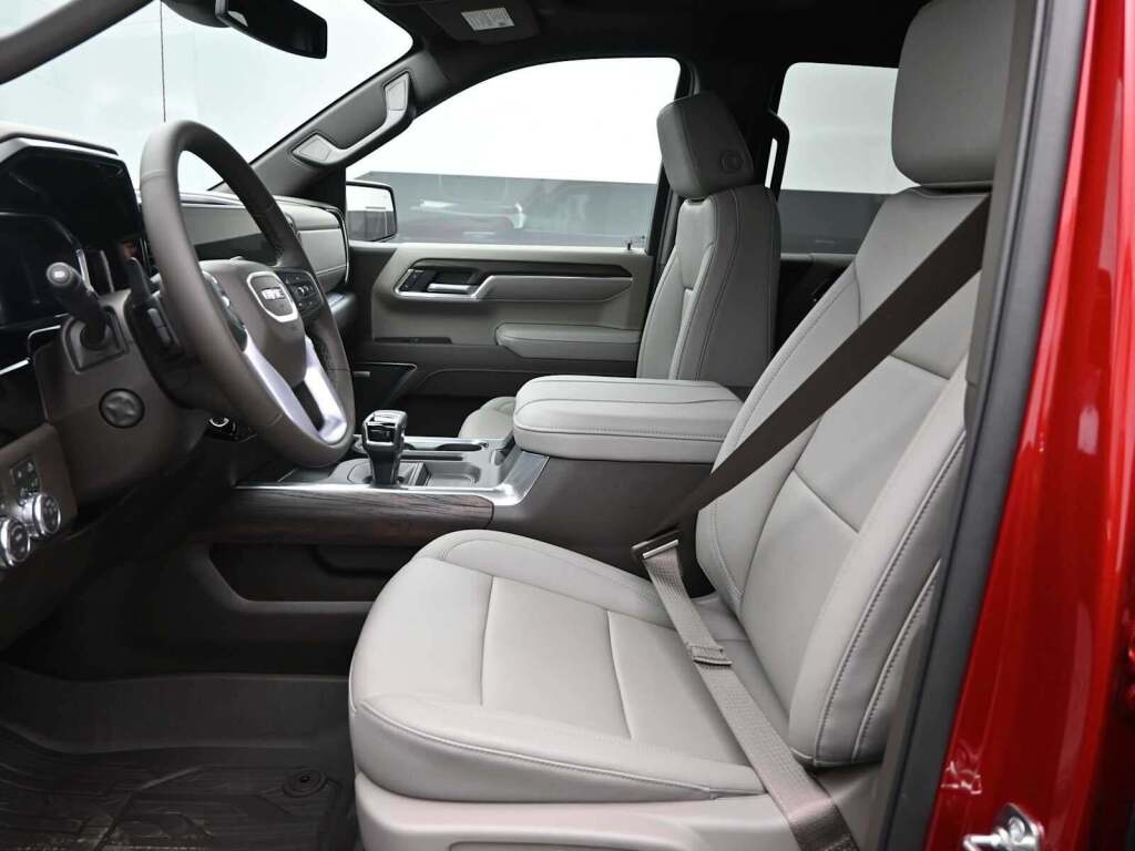 2026 GMC Sierra 1500 Crew Cab, Short Bed, SLT, 4WD