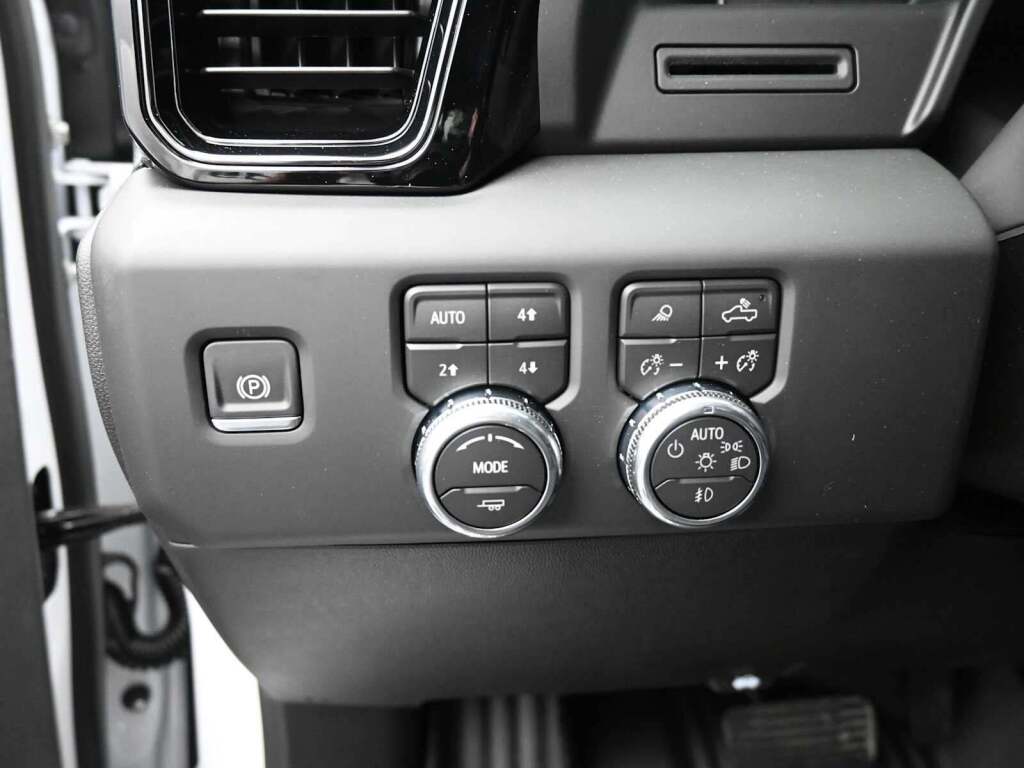 2026 GMC Sierra 1500 Crew Cab, Short Bed, AT4, 4WD