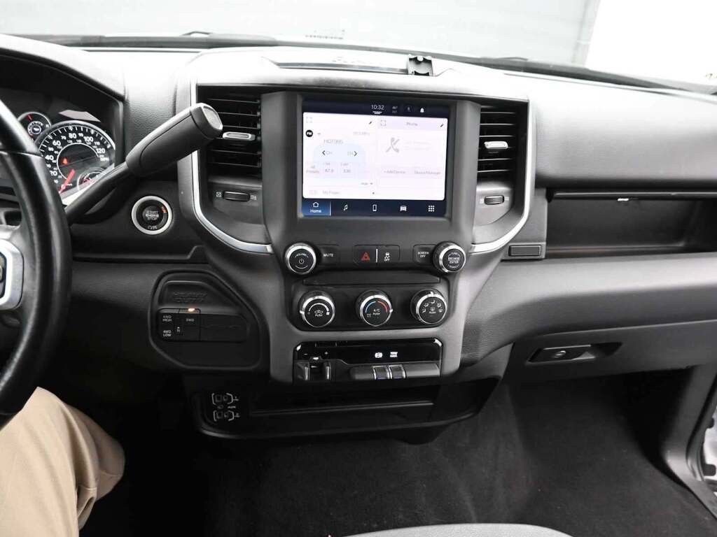 2024 Ram 3500 Big Horn Crew Cab 4x4 8' Box